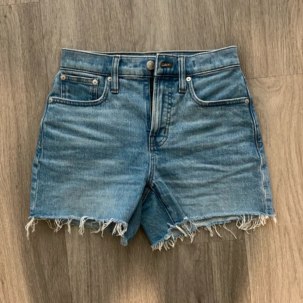 Madewell The Perfect Vintage Mid-Length Jean Shorts in Wainfleet Wash